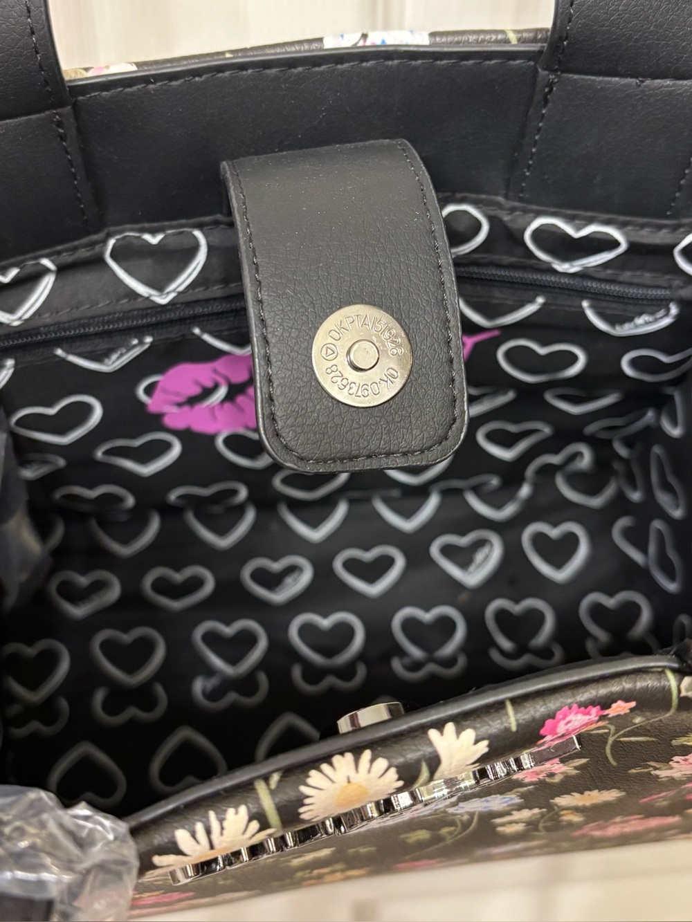 Betsey Johnson black floral satchel crossbody NWT - Picture 6 of 9